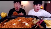 韩国大胃王吃50包火鸡面